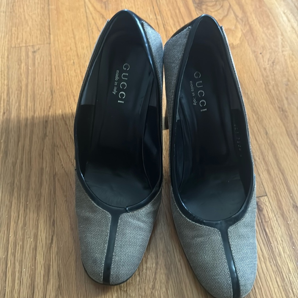 Gucci pumps